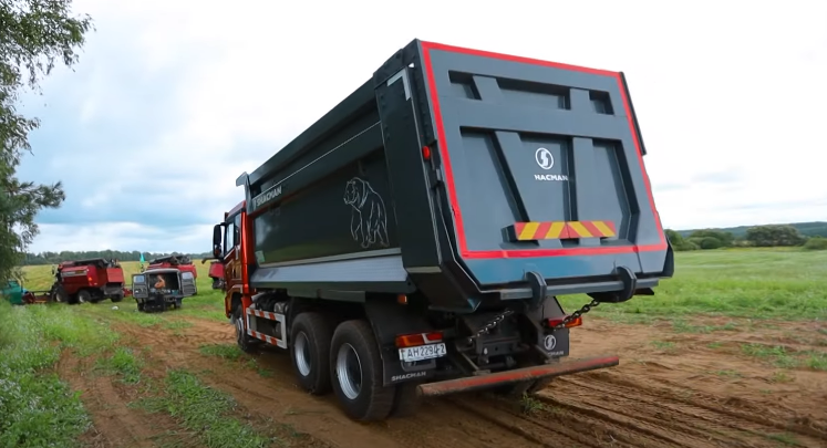 Самосвал Shacman SX3258
